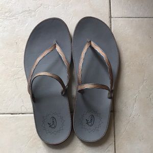 Chaco abbey  flip flop sandals size 8